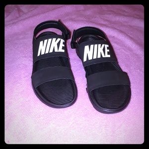Nike tanjun sandles women